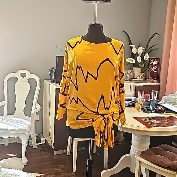 Saint Romei Designer Blouse, Sz 4, Yellow w/Black Designs, 100% Pure Silk, Lined - Picture 3 of 9